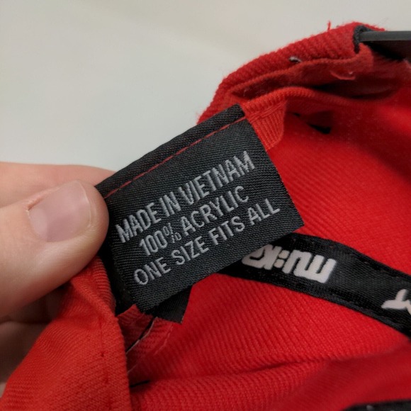 Muka Men's Snapback Flat Bill Hat Red Size OSFA Blank 100% Acrylic W/Sticker - Picture 8 of 8